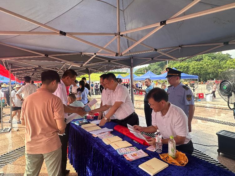 市交通運(yùn)輸局：開展誠信建設(shè)宣傳活動(dòng)2.jpg