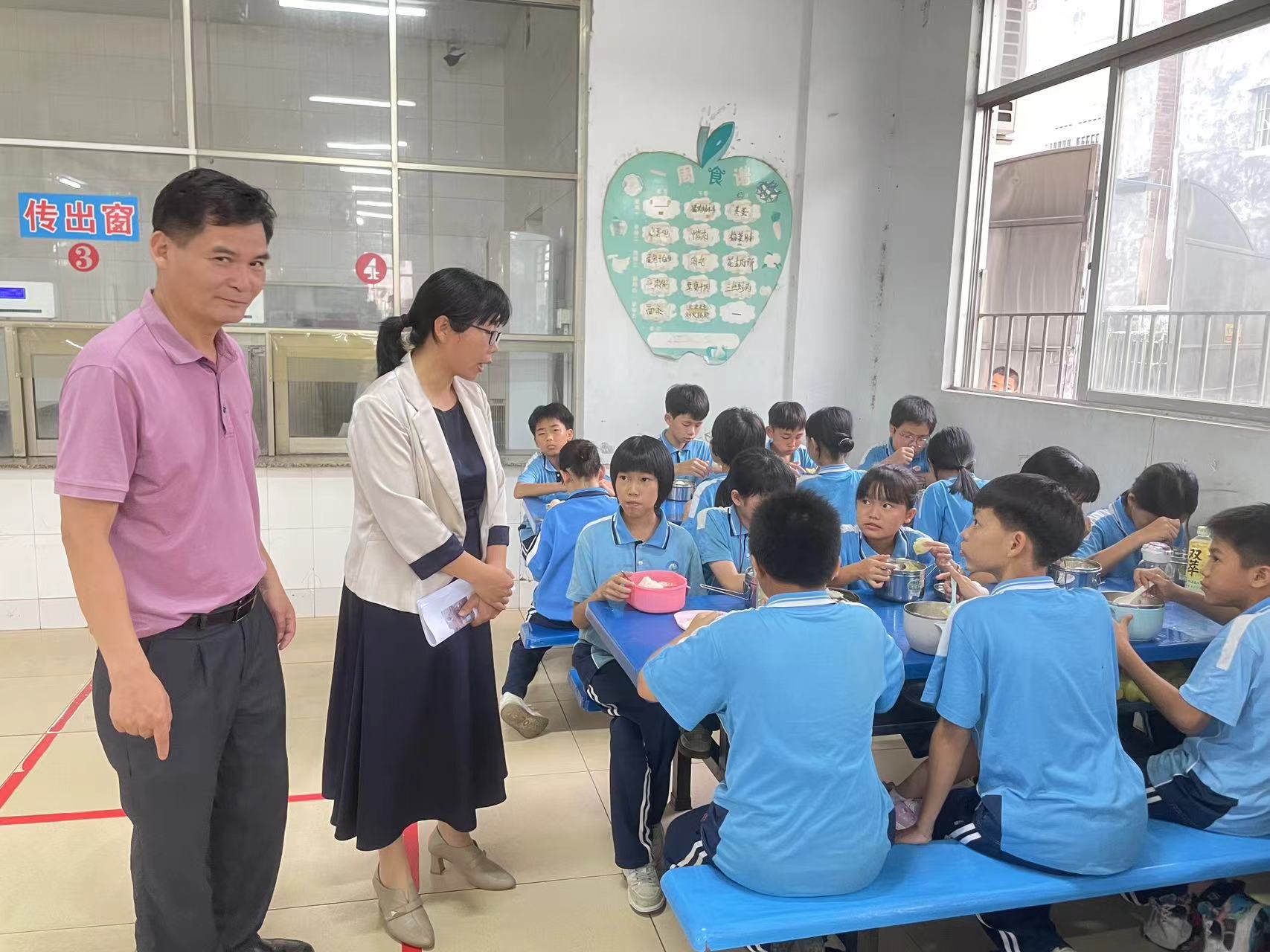 河?鎮(zhèn)開展校園食品安全專項監(jiān)督 (2).jpg