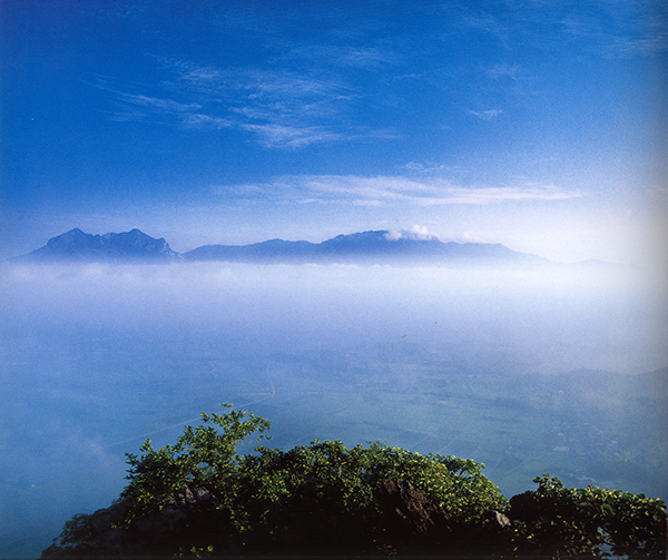 34鉤髻頂遠(yuǎn)眺.png